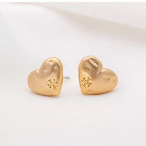 Tory Burch Hammered Heart Earrings CCO